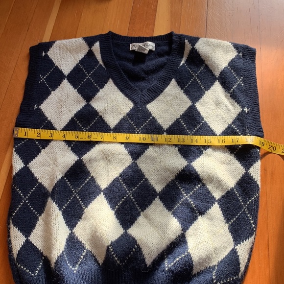 Vintage Navy Blue and White Argyle Sweater Vest - Picture 5 of 10